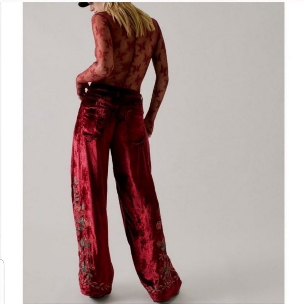 Anna Sui X Free People Rose Velvet Pants
Size 0 - Picture 2 of 7